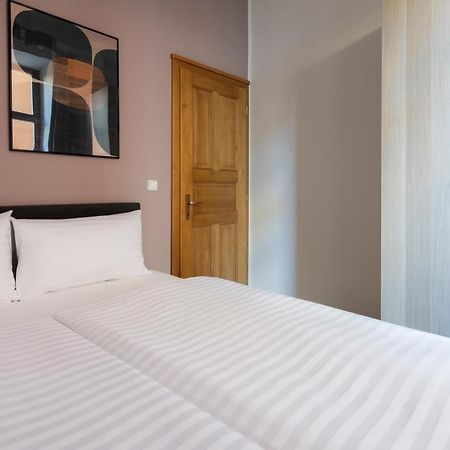 Bohemian Dreams Apartments And Suites By Dwellfort Prag Zimmer foto
