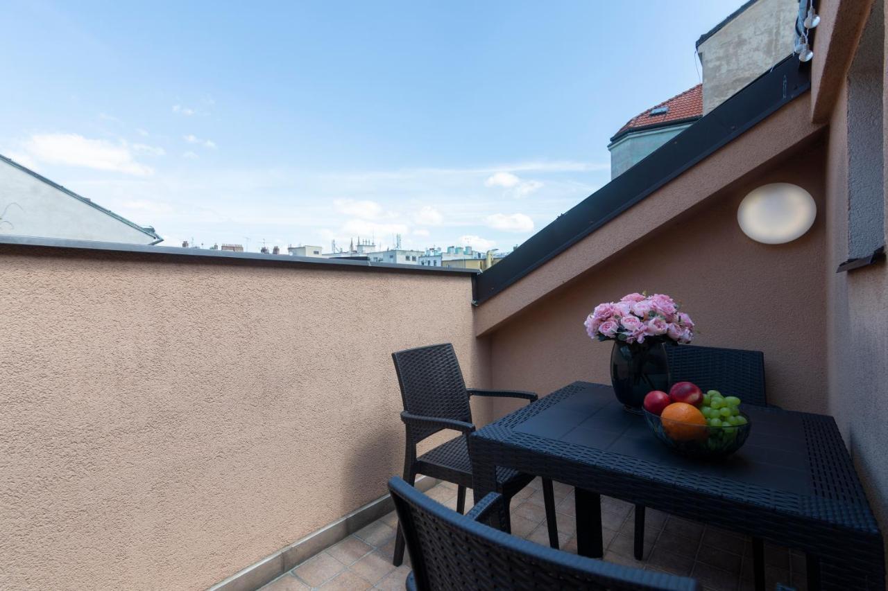Bohemian Dreams Apartments And Suites By Dwellfort Prag Exterior foto