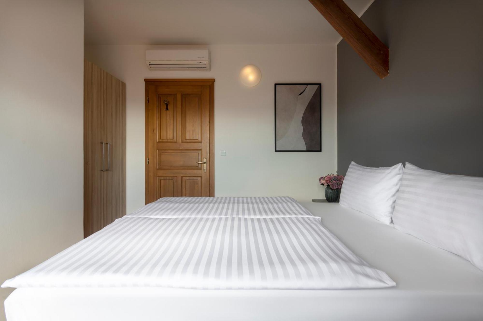 Bohemian Dreams Apartments And Suites By Dwellfort Prag Zimmer foto