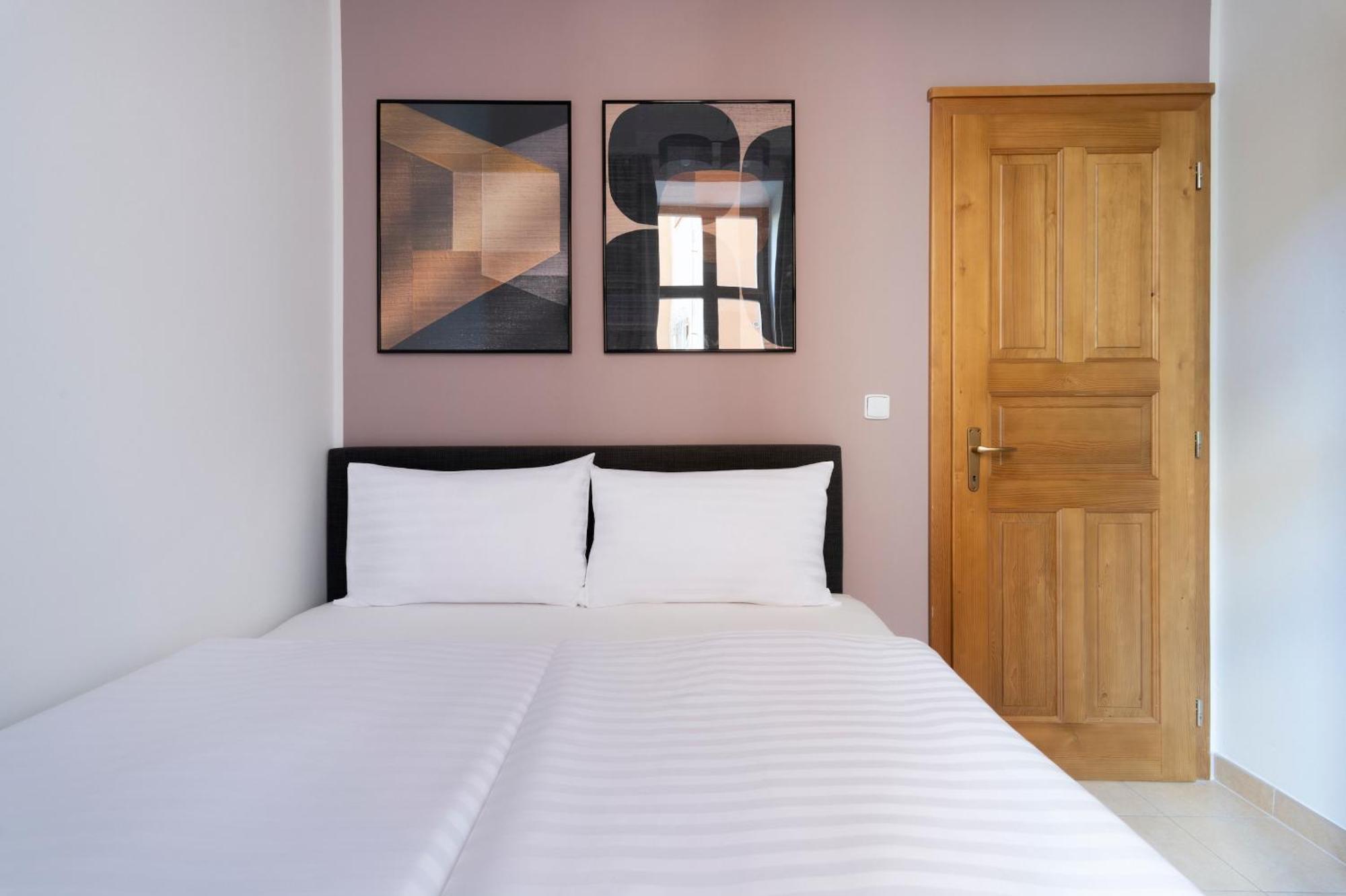 Bohemian Dreams Apartments And Suites By Dwellfort Prag Zimmer foto