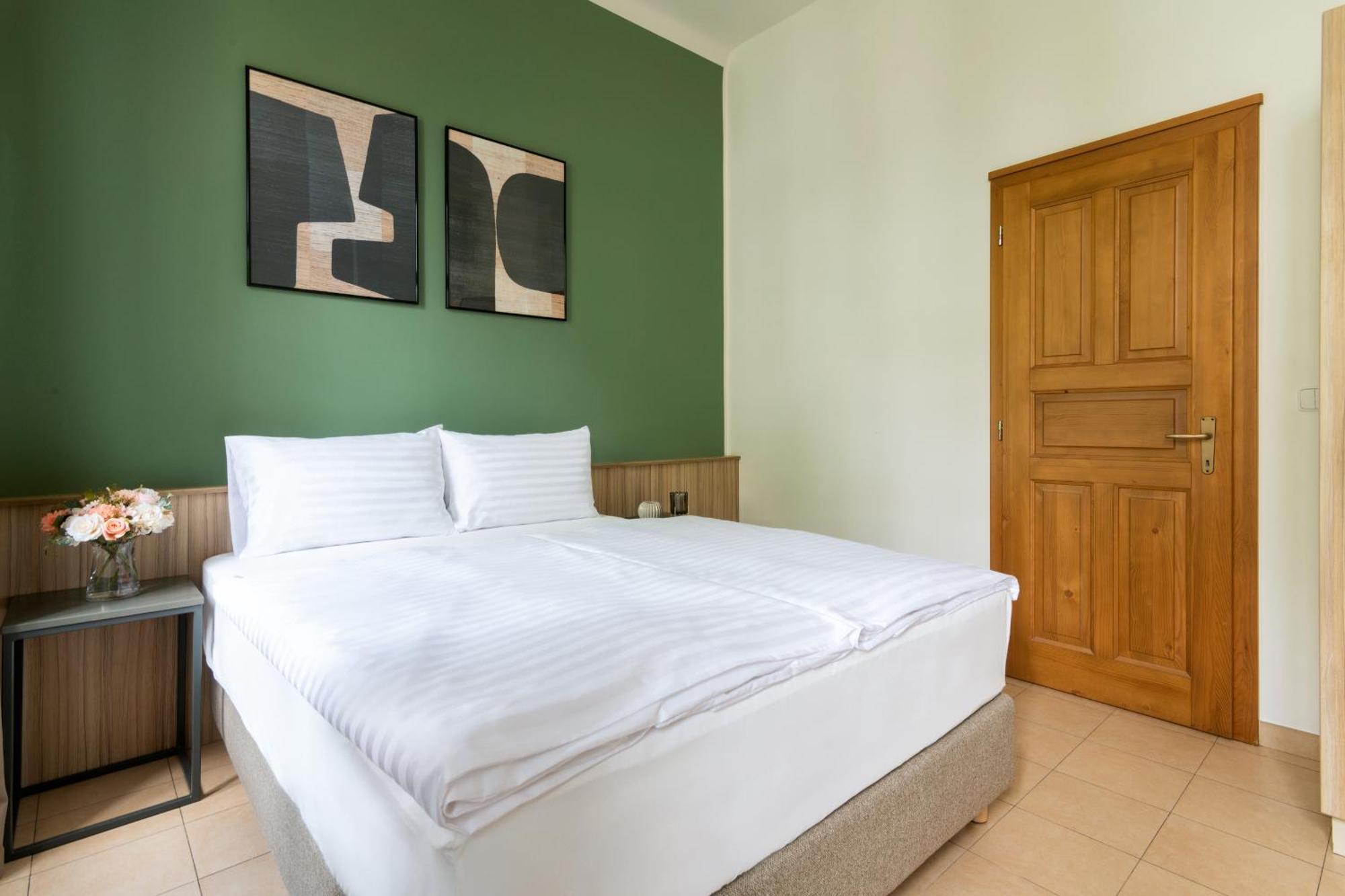 Bohemian Dreams Apartments And Suites By Dwellfort Prag Zimmer foto