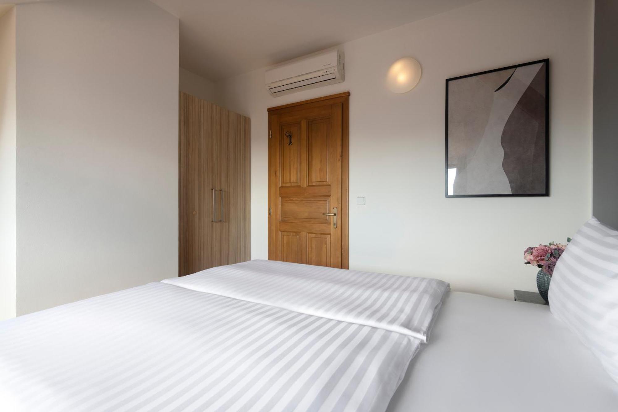 Bohemian Dreams Apartments And Suites By Dwellfort Prag Zimmer foto